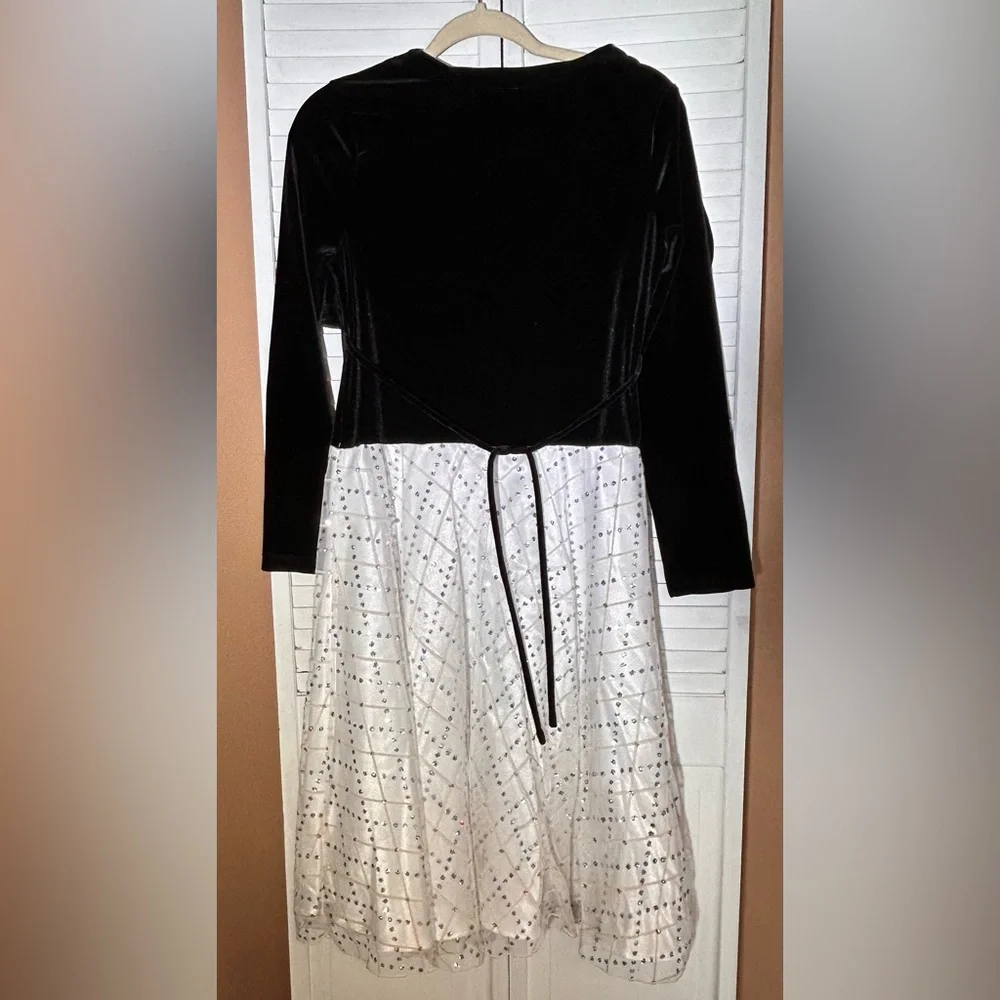 Girls Size 16 IZ Byer black velvet white satin glittery holiday dress vintage